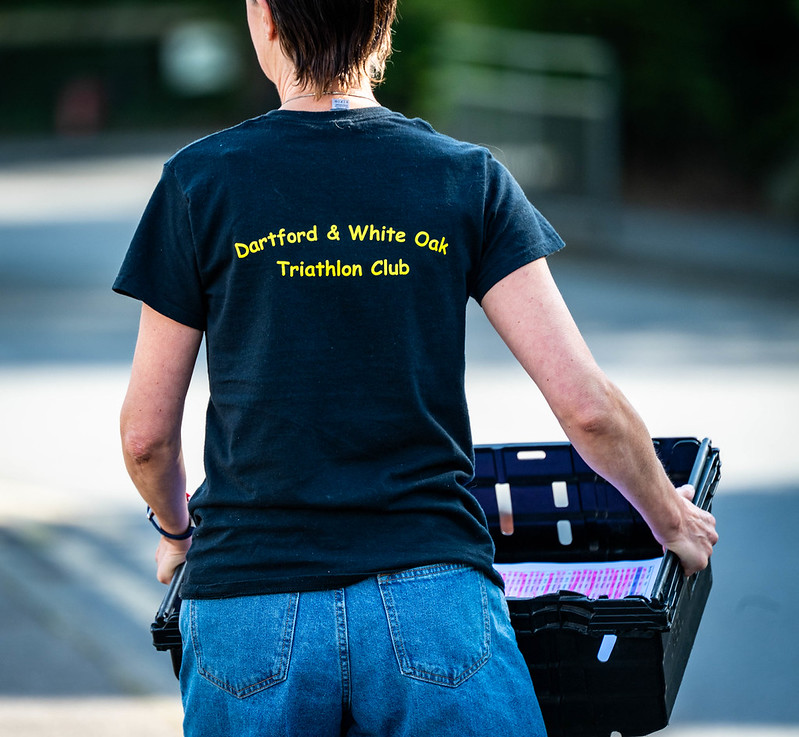 Club member in Dartford & White Oak Triathlon Club t-shirt